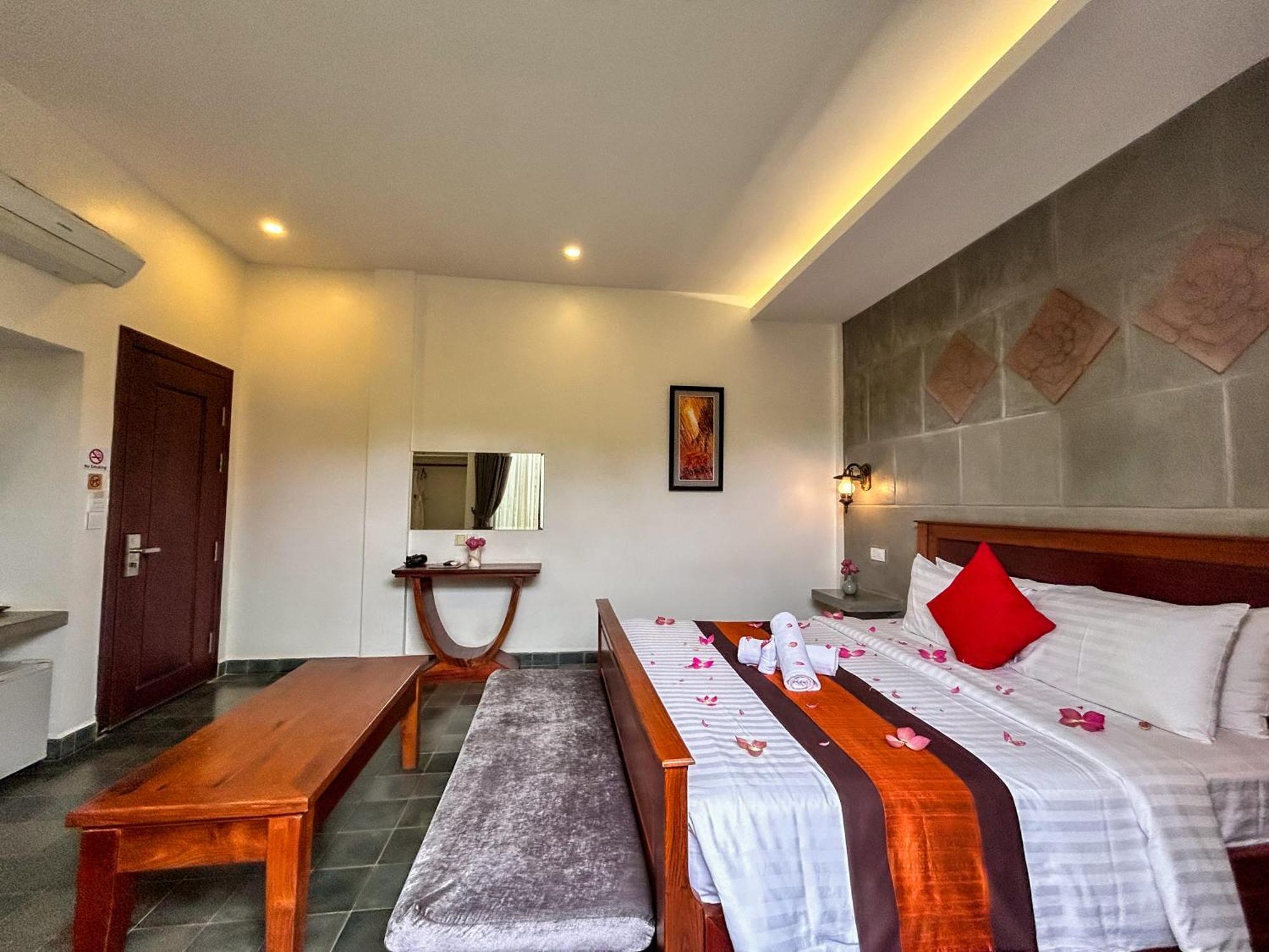 The Palmery Siem Reap Exteriör bild
